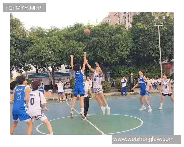 在篮球场上与梦想交织的游戏与绘画之旅